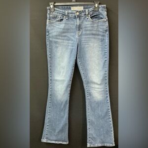 Levi’s Signature Gold Mid-Rise Bootcut Jeans